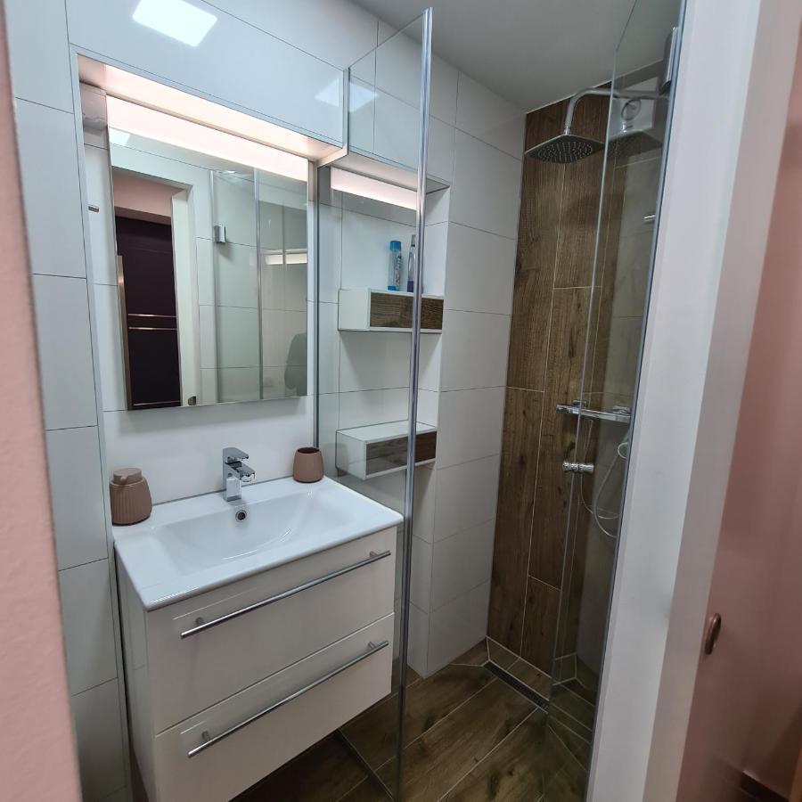 Apartment Dinlux Maribor Buitenkant foto