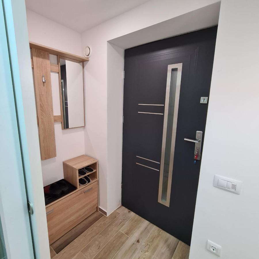 Apartment Dinlux Maribor Buitenkant foto