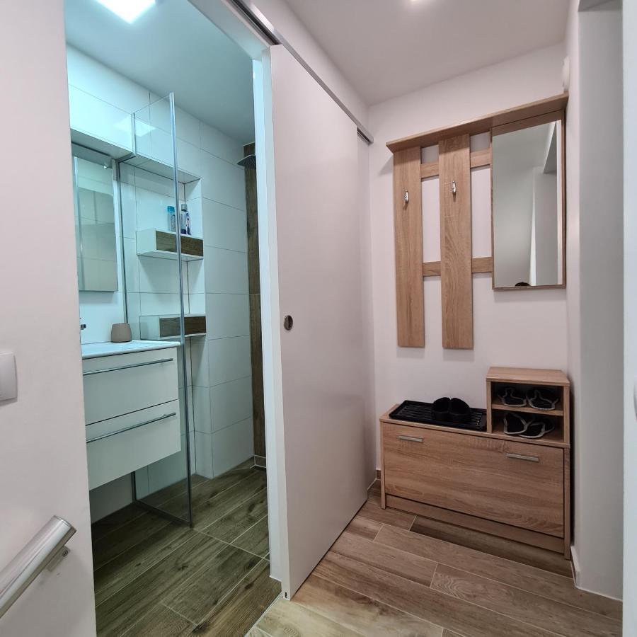Apartment Dinlux Maribor Buitenkant foto